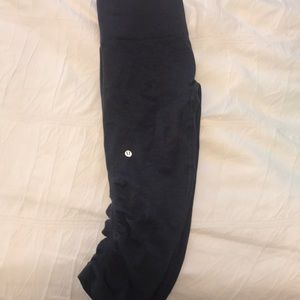 Lululemon ebb and flow crop in navy